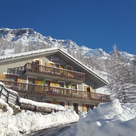 Maison Des Myrtilles Hotel Valgrisenche Buitenkant foto