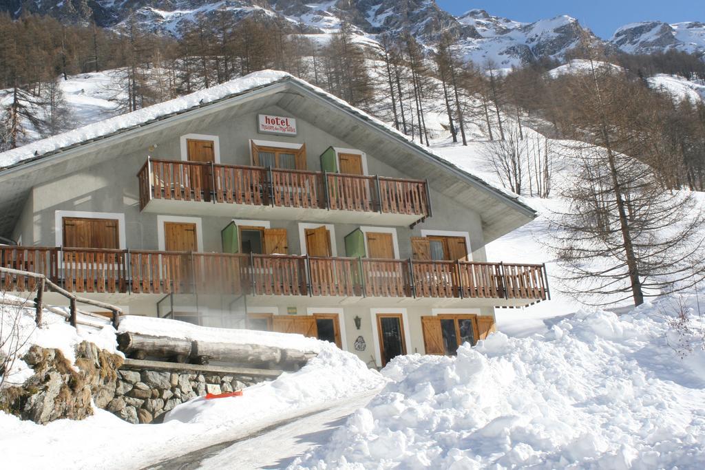 Maison Des Myrtilles Hotel Valgrisenche Buitenkant foto